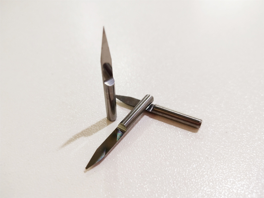 6MMのエンド ミルの固体炭化物のカッターはコンピュータ彫版のナイフを平底